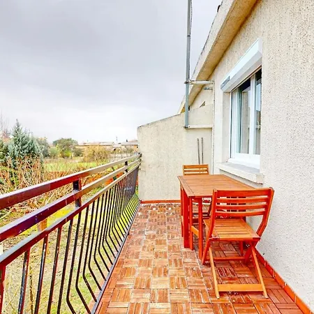 Bright 60m With 2 Terraces In アパート